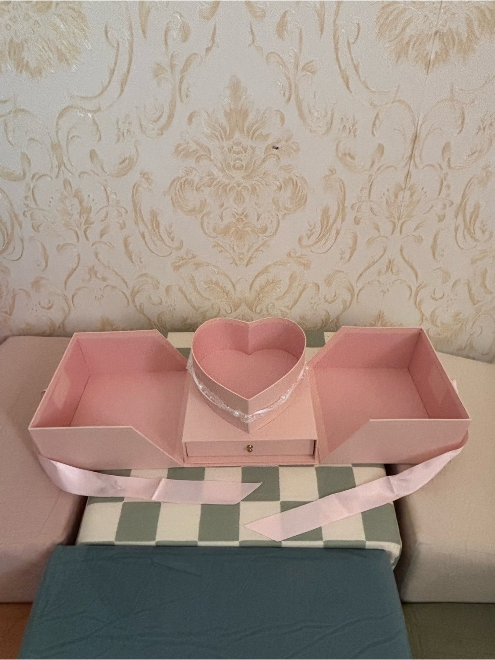 Luxury Pink Explosion Gift Box Heart Arrangement Box Proposal / Anniversary